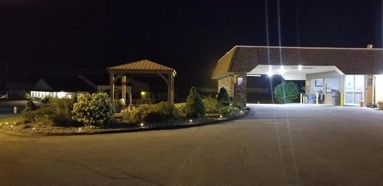 Hometown Inn & Suites