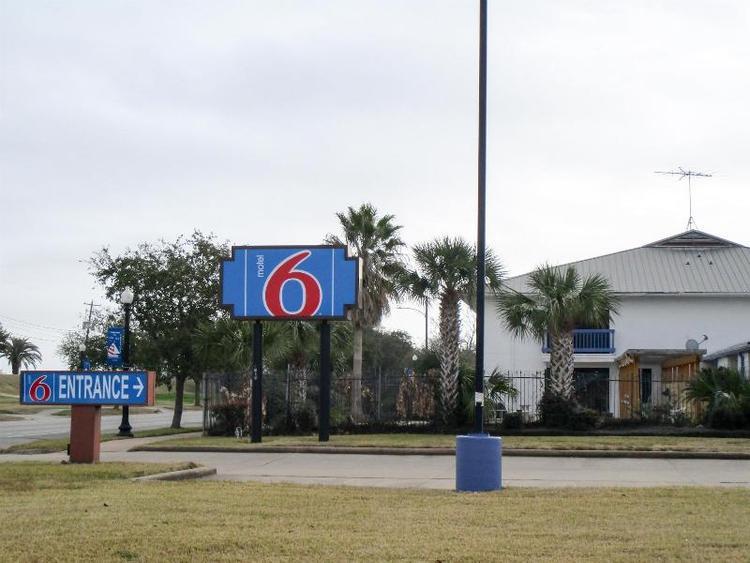 Motel 6 Freeport, TX