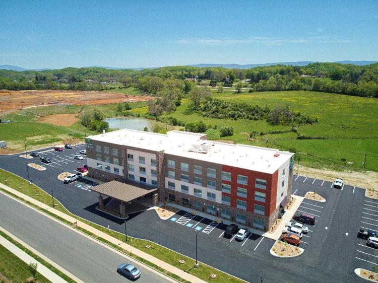 Holiday Inn Express & Suites Abingdon