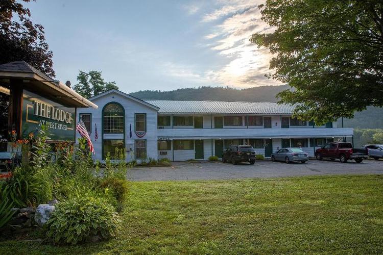 The Lodge At West River