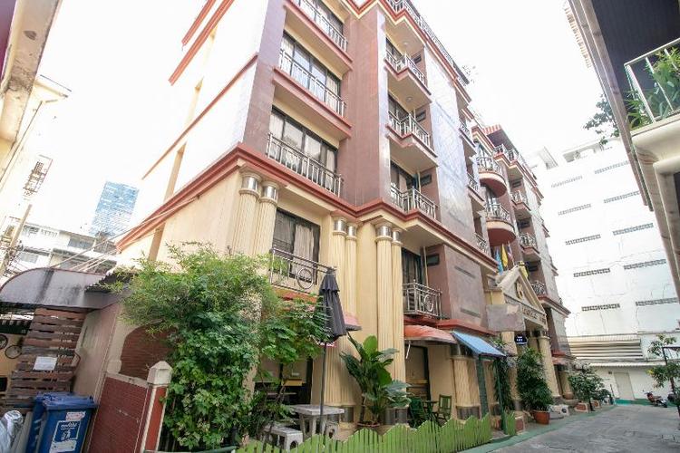 OYO 75385 Hotel Win Long
