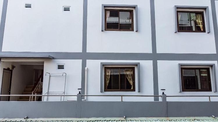 75377 Check In House