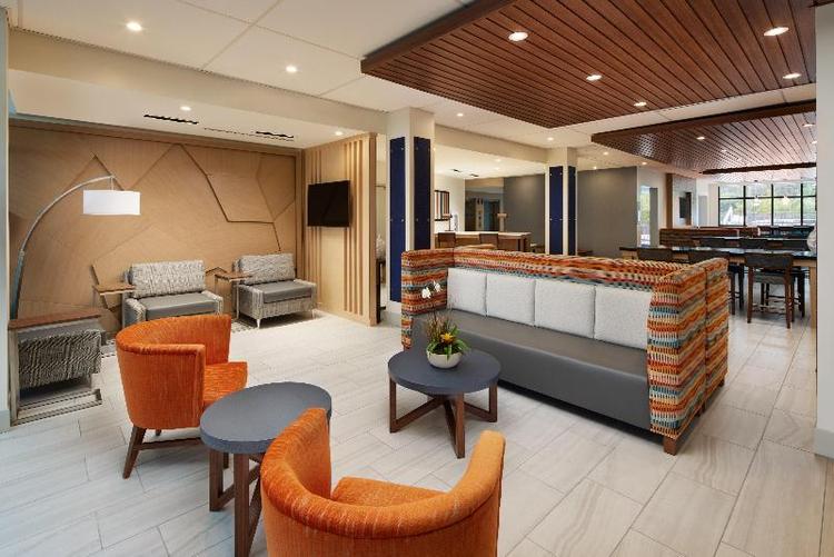 Holiday Inn Express & Suites Gulf Breeze Pensacola