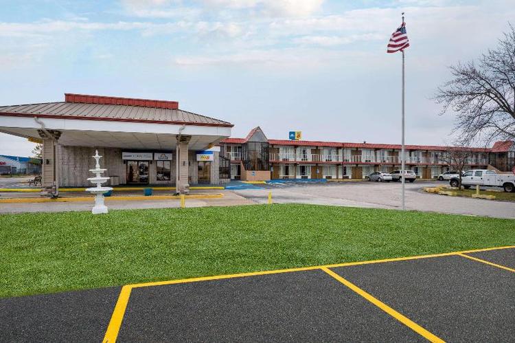 Days Inn by Wyndham Perrysburg