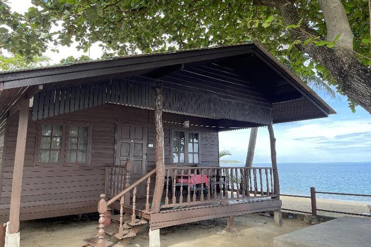 Sea Breeze Bungalow by ZUZU