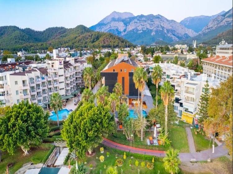 Fame Beach Hotel