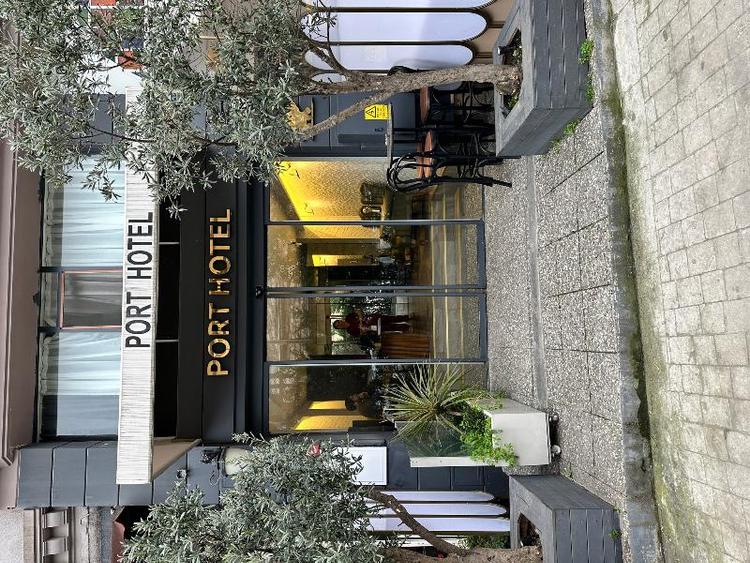 Port Hotel