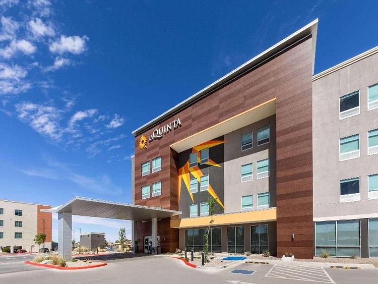 La Quinta Inn Suites Wyndham El Paso East Loop-375