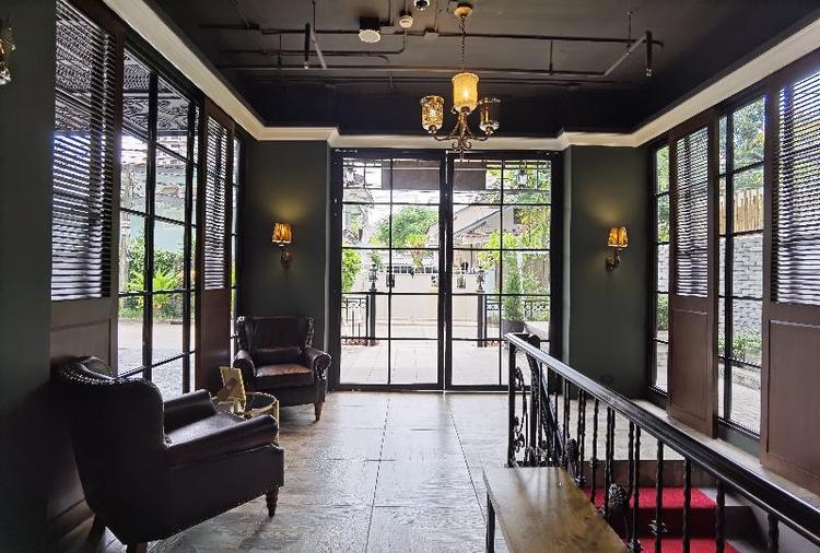 The Coach Hotel Sukhumvit - Asok BTS Bangkok