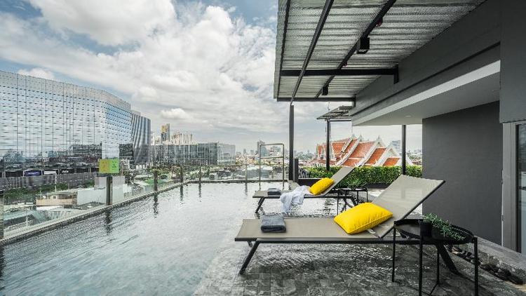 Seekers Finders Rama IV Hotel, SureStay Collection