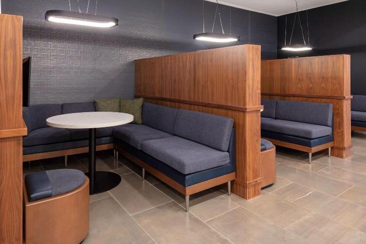 Courtyard by Marriott Memphis East/Galleria