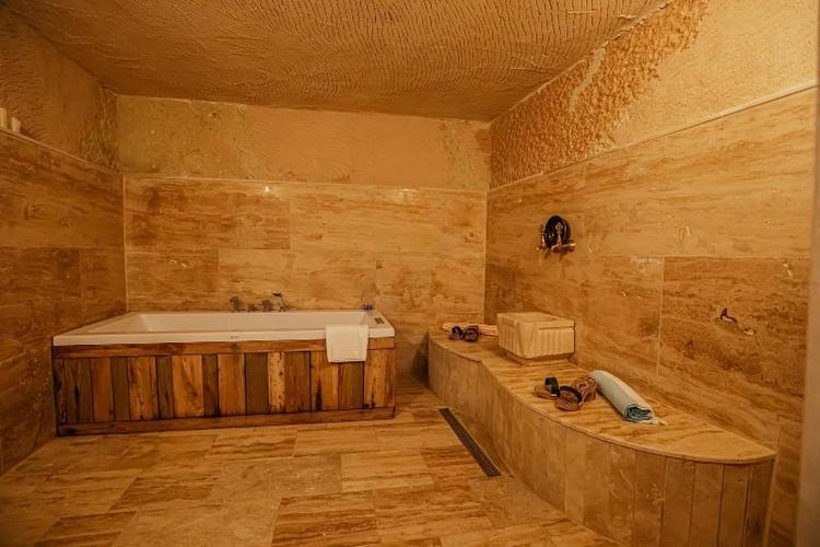 Misty Cave Hotel
