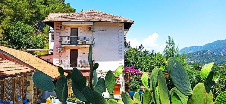 Swiss Eviniz Hotel