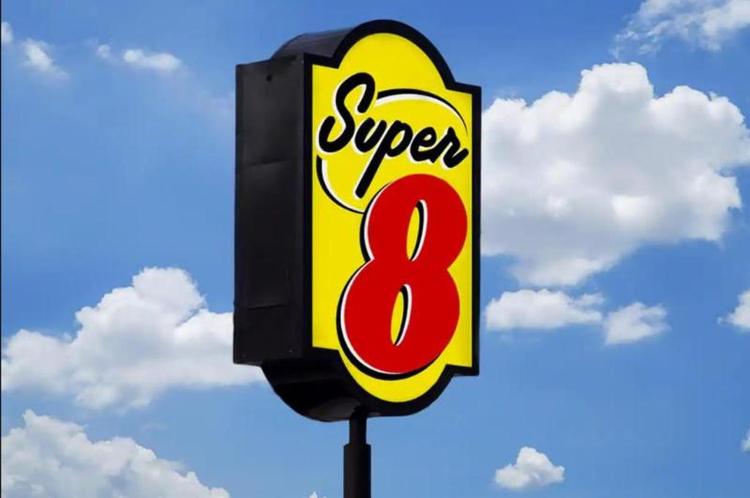 Super 8 Wyndham Fort Worth Entertainment District