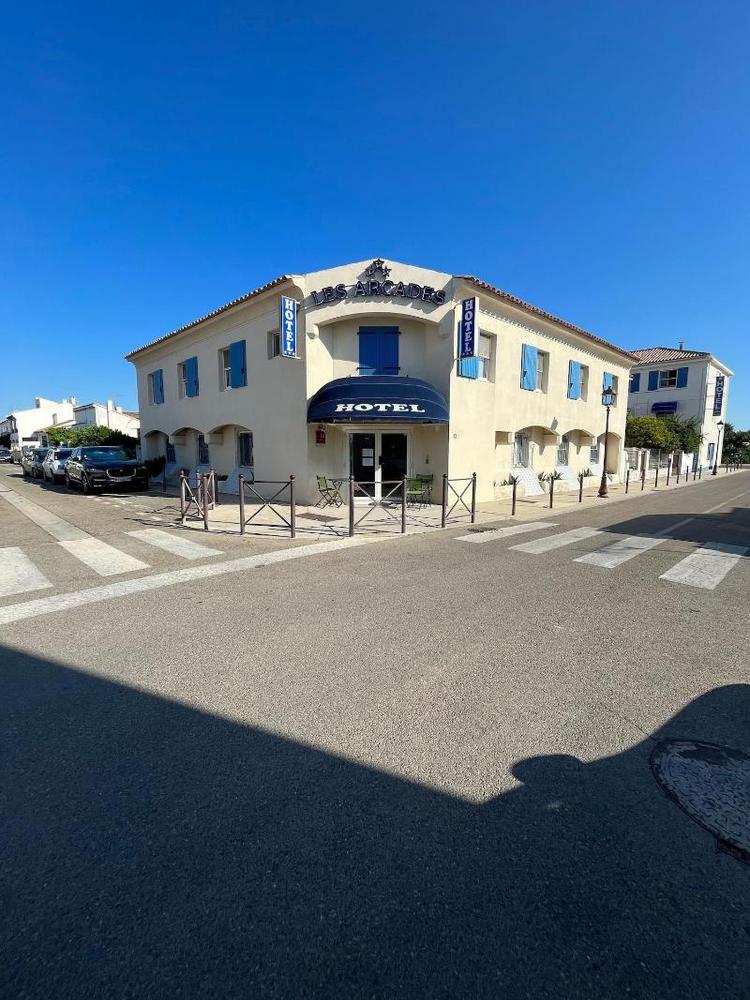 Ha Tel Les Arcades