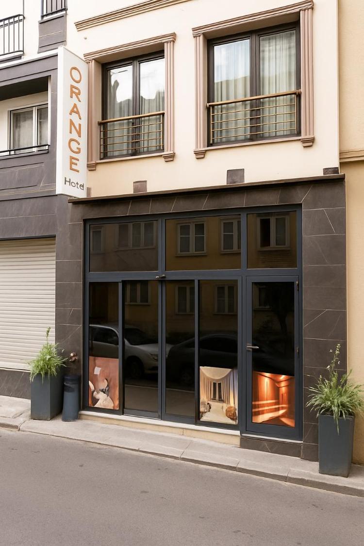 Orange Hotel
