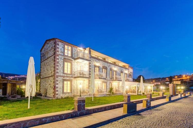 Navali̇a Otel