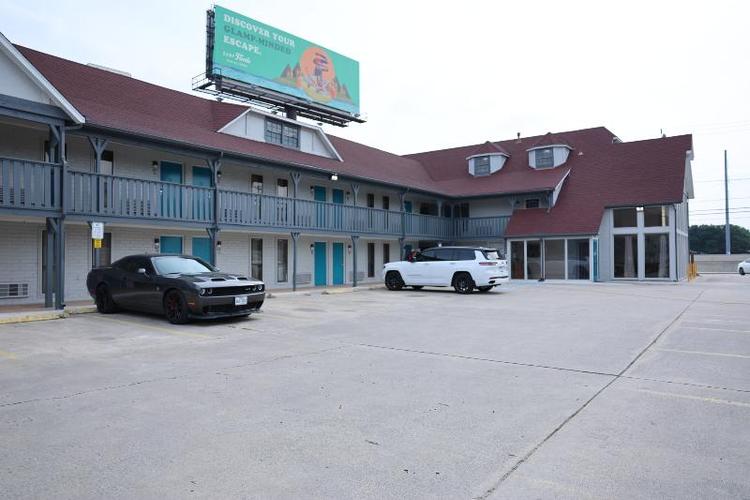 Rittiman Inn & Suites