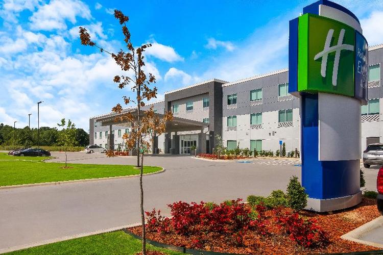 Holiday Inn Express And Suites Springdale Fayettev