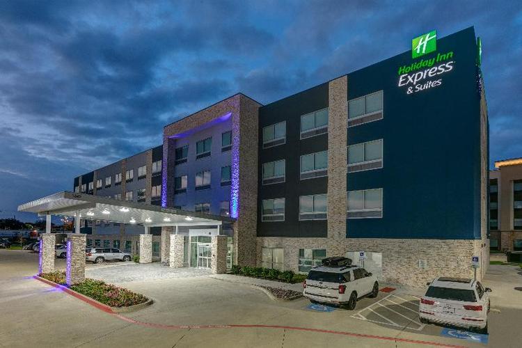 Holiday Inn Express & Suites Dallas Plano North