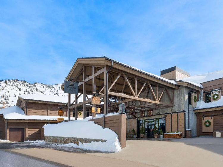 The Snowpine Lodge