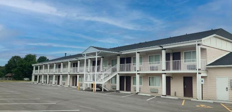 Days Inn by Wyndham Troy IL