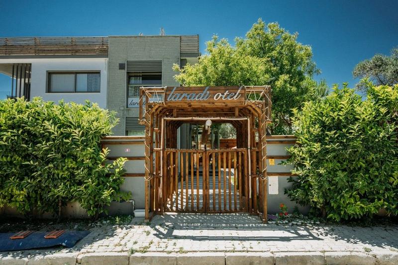 Laradi Hotel