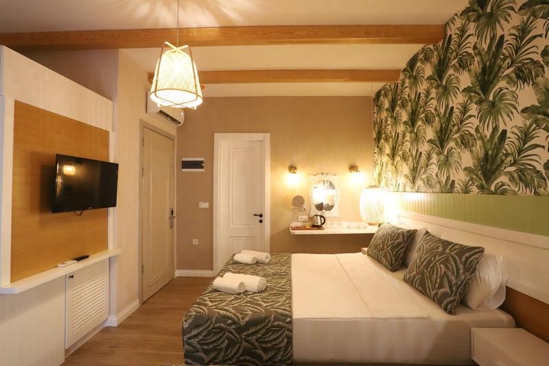 Dolphin Park Hotel
