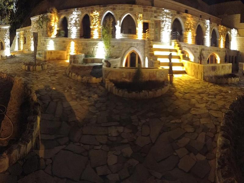 Sur Cave Suites