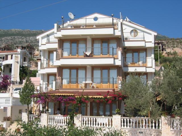 Kuluhana Hotel & Villas