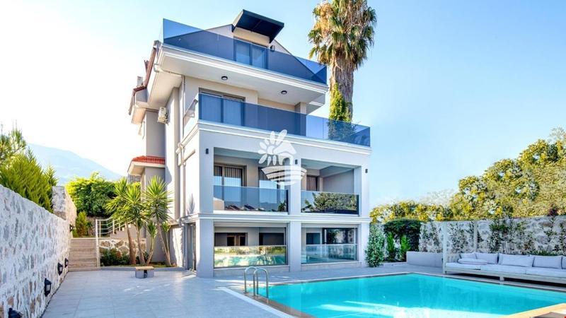 Villa Moon