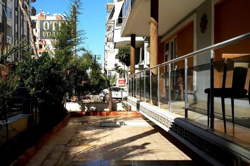 Otel Uyar Palas
