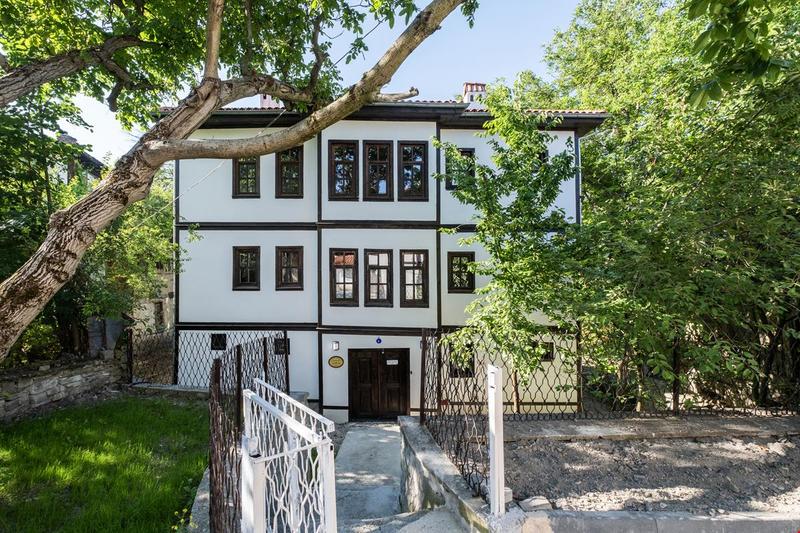 Madanlar Konağı