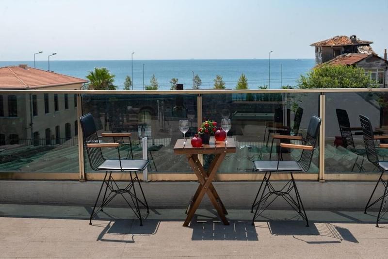 Merot Suites