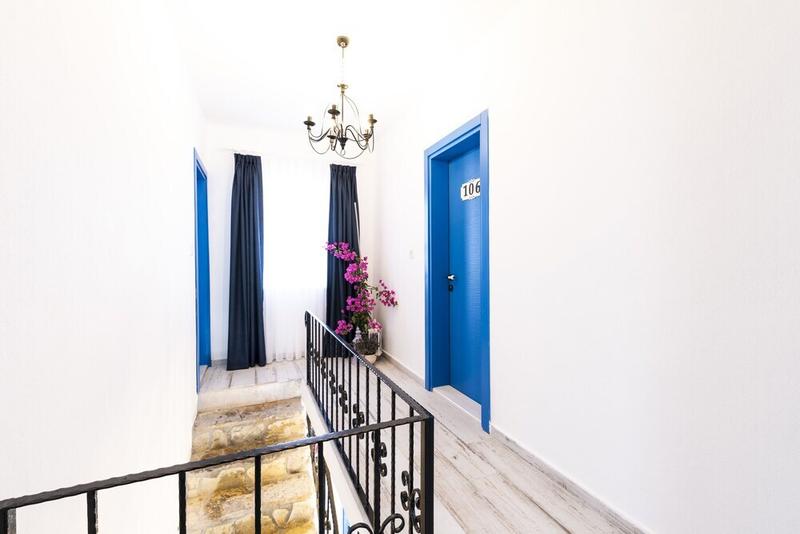 Delos Otel