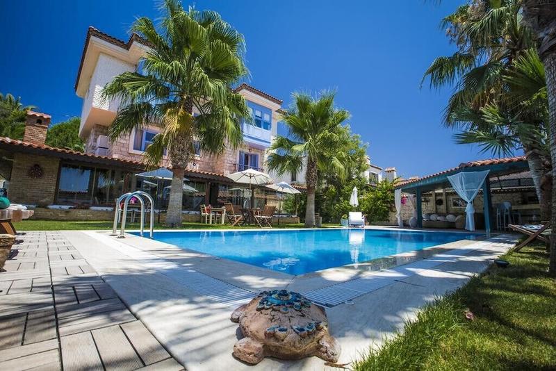 Tash Mekan Alacati Boutique Hotel