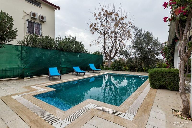 Villa Cona By Villatatilin