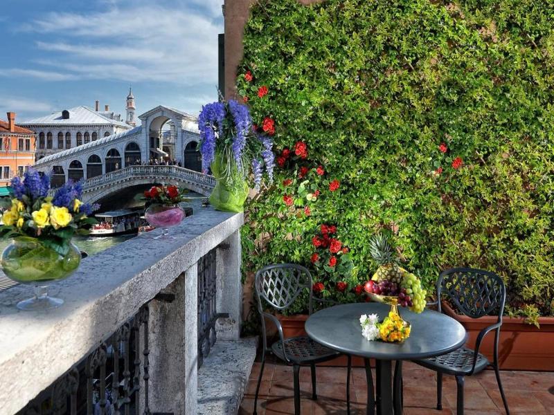 Rialto Hotel