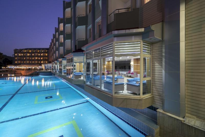 Rox Resort Hotel