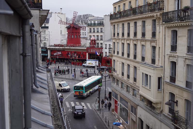 Moulin Plaza