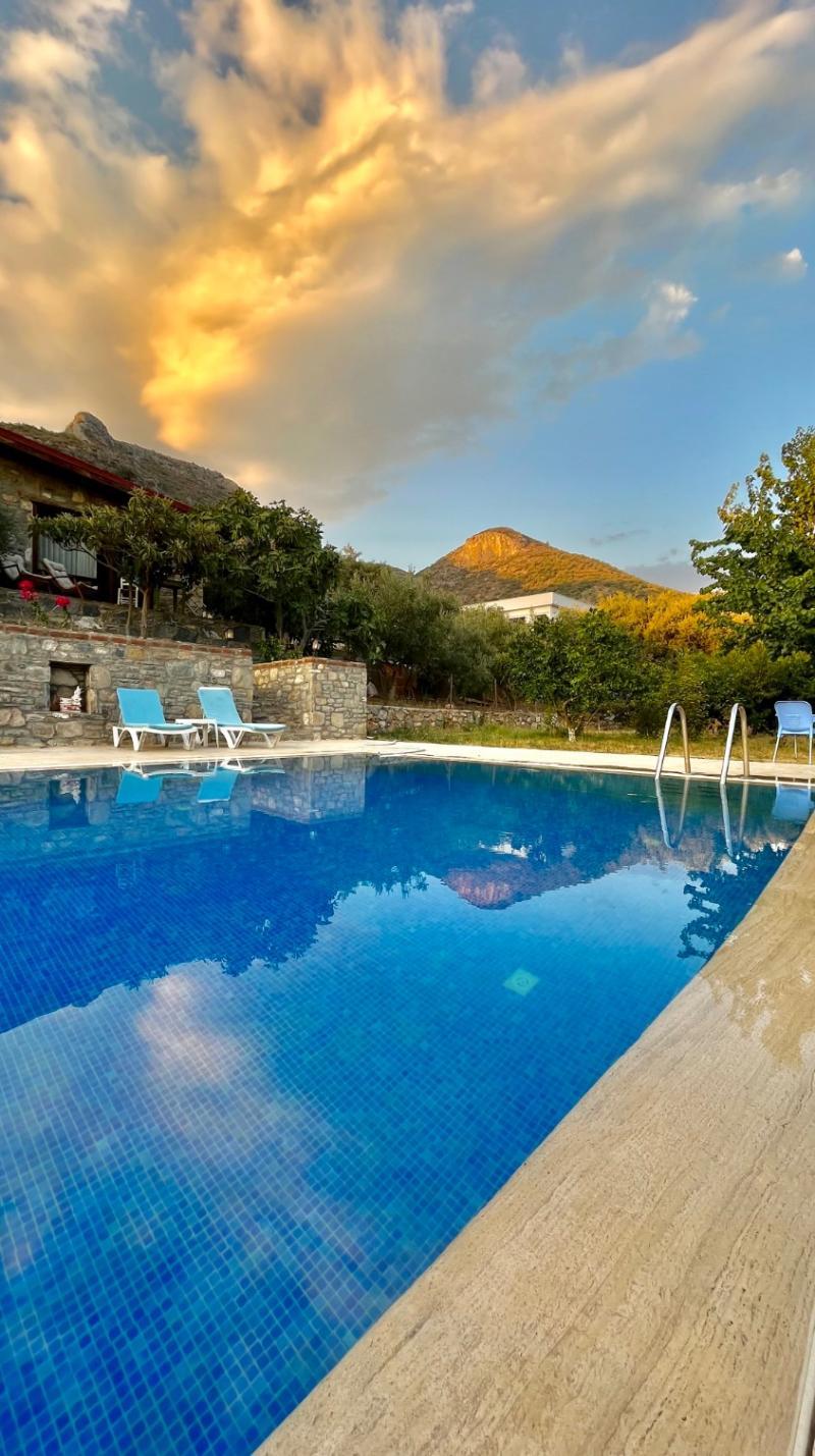 Pir Efes Mansion