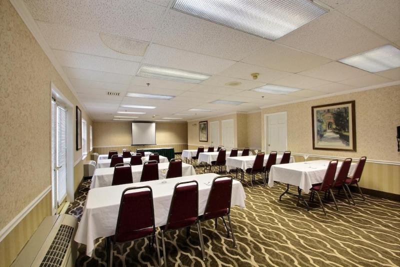 Comfort Suites Appleton Airport
