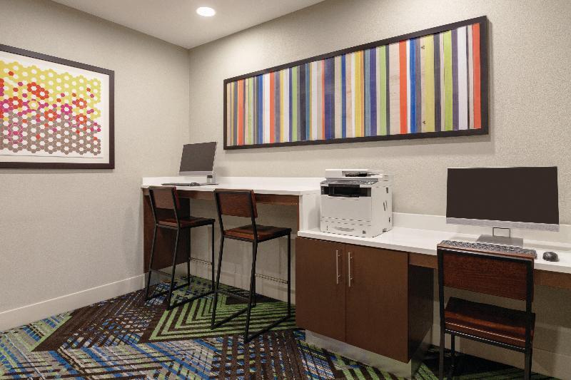 Holiday Inn Express and Suites Lavonia