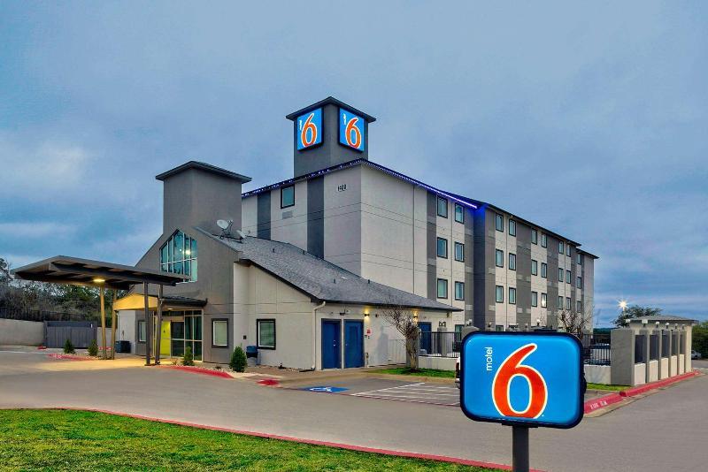 Motel 6 Marble Falls, TX