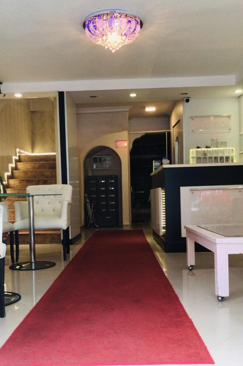 Hotel La White